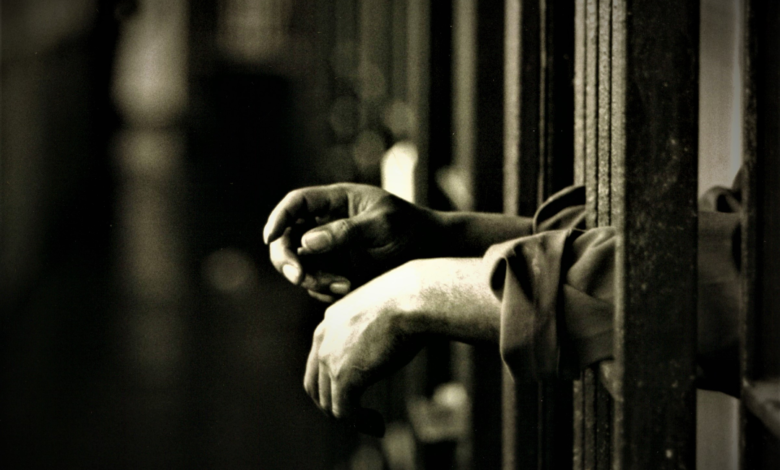 نداء حقوقي لمنع إعدام الداعية (عوض القرني) المعتقل في سجون السعودية